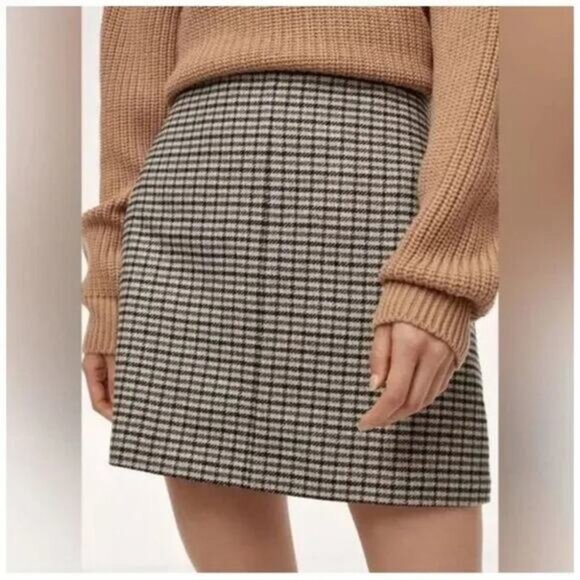 WILFRED Aritzia Essonne Wool Cashmere Blend Mini Skirt Sz 0 - Picture 2 of 9